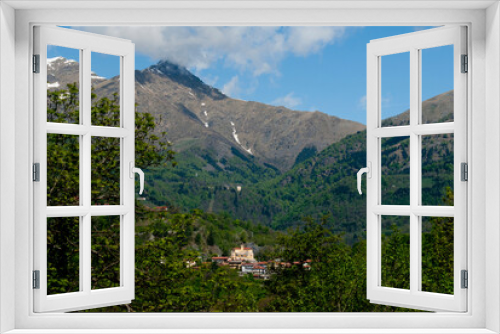 Fototapeta Naklejka Na Ścianę Okno 3D - Montagna