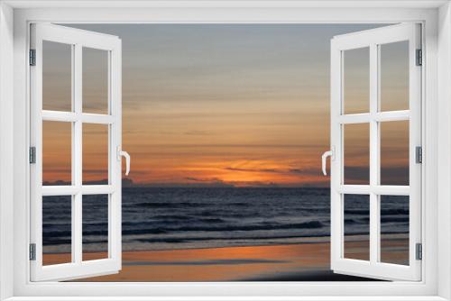 Fototapeta Naklejka Na Ścianę Okno 3D - Sunset in the sea