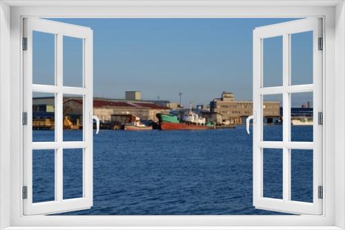 Fototapeta Naklejka Na Ścianę Okno 3D - 港に停泊している船