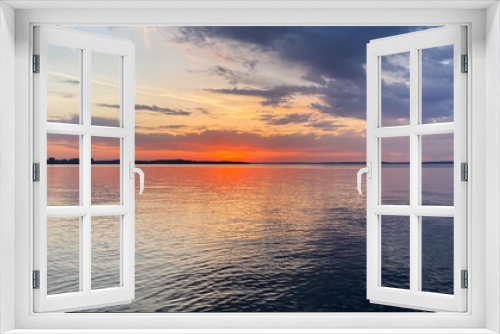 Fototapeta Naklejka Na Ścianę Okno 3D - Sunset Over Lake Mendota in Madison Wisconsin