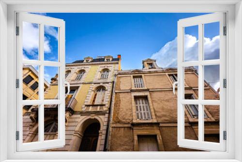 Fototapeta Naklejka Na Ścianę Okno 3D - Antique building view in Old Town Poitiers, France
