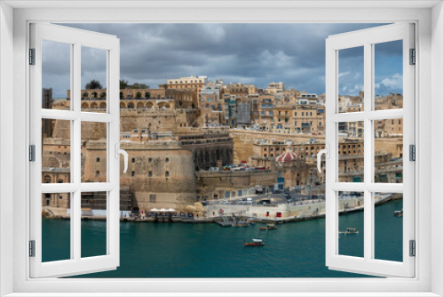 Fototapeta Naklejka Na Ścianę Okno 3D - Sea front of the fortified historic city of Valletta (Il-Belt) the capital of Malta