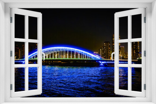 Fototapeta Naklejka Na Ścianę Okno 3D - 東京の隅田川の夜景