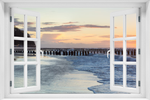 Fototapeta Naklejka Na Ścianę Okno 3D - Latarnia morska na wybrzeżu Bałtyku