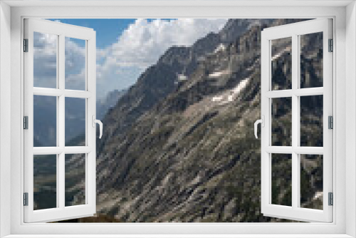 Fototapeta Naklejka Na Ścianę Okno 3D - View of the Aiguille de Leschaux from the Grand Col Ferret