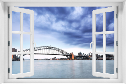 Fototapeta Naklejka Na Ścianę Okno 3D - View of Sydney Harbor in a cloudy day