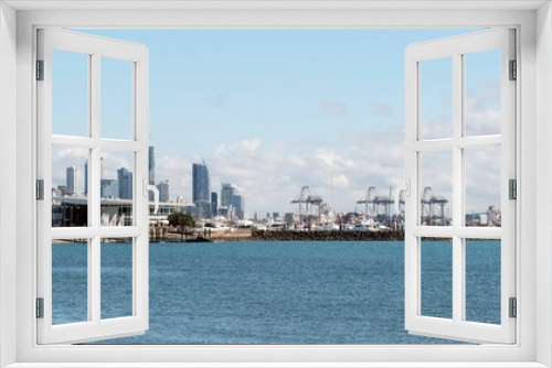 Fototapeta Naklejka Na Ścianę Okno 3D - Auckland city skyline on a sunny day, New Zealand, may 2024,