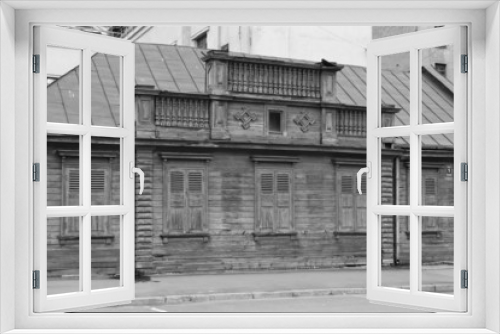 Fototapeta Naklejka Na Ścianę Okno 3D - Old wooden building in center of Riga.
