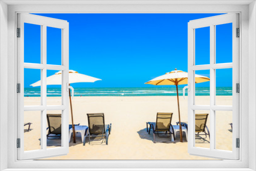 Fototapeta Naklejka Na Ścianę Okno 3D - Umbrella beach chair
