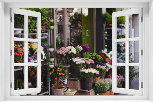 Fototapeta Naklejka Na Ścianę Okno 3D - beautiful flower shop in Paris, France