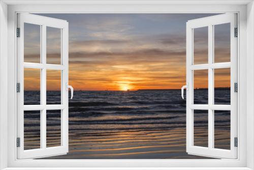 Fototapeta Naklejka Na Ścianę Okno 3D - Beautiful sunset on the beach