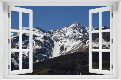 Fototapeta Naklejka Na Ścianę Okno 3D - montagna cima innevata