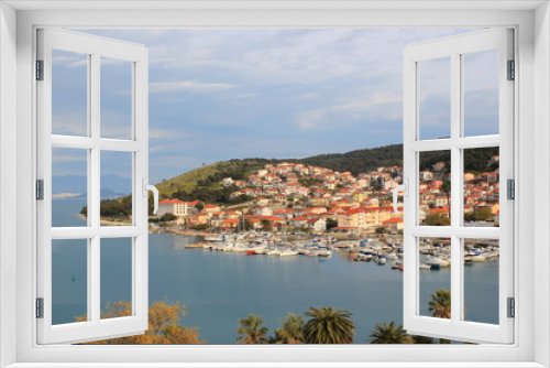 Fototapeta Naklejka Na Ścianę Okno 3D - Hafen und Stadt Trogir in Dalmatien aus der Vogelperspektive