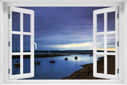 Fototapeta Naklejka Na Ścianę Okno 3D - Sunrise at Hurst Spit with Isle of Wight in Background