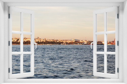 Fototapeta Naklejka Na Ścianę Okno 3D - coastline view of the istanbul city