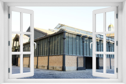 Fototapeta Naklejka Na Ścianę Okno 3D - Edificio reformado de El Born de Barcelona
