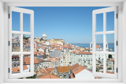 Fototapeta Naklejka Na Ścianę Okno 3D - Vista parcial de Lisboa a partir de um miradouro
