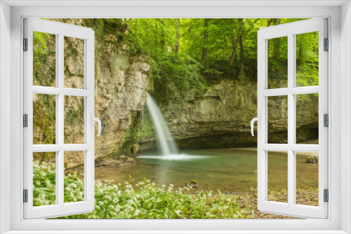 Fototapeta Naklejka Na Ścianę Okno 3D - Kleiner Wasserfall