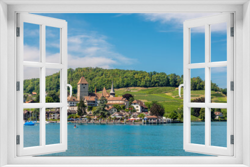 Fototapeta Naklejka Na Ścianę Okno 3D - Spiez castle on the lake Thun, Switzerland.