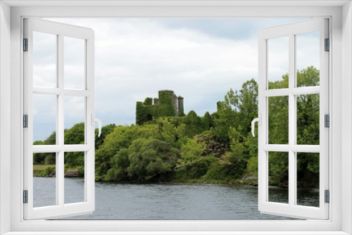 Fototapeta Naklejka Na Ścianę Okno 3D - Ruine am Lough Corrib.