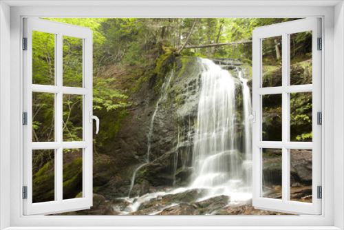 Fototapeta Naklejka Na Ścianę Okno 3D - peaceful forest waterfall