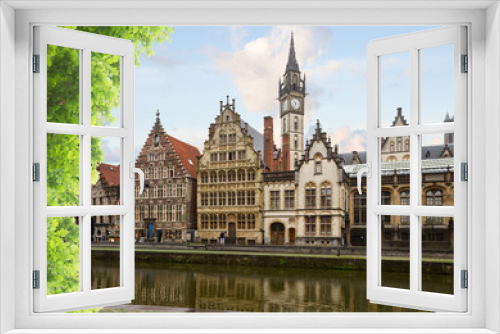 Fototapeta Naklejka Na Ścianę Okno 3D - historical Graslei harbor  , Ghent