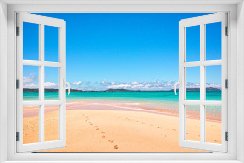 Fototapeta Naklejka Na Ścianę Okno 3D - 沖縄　離島のビーチ