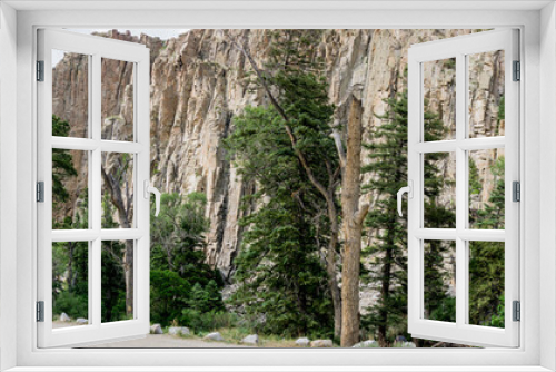 Fototapeta Naklejka Na Ścianę Okno 3D - Panorama - palisades, Cimarron Canyon, New Mexico