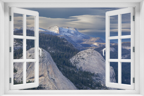 Fototapeta Naklejka Na Ścianę Okno 3D - Summer landscape of from Glacier Point of lenticular clouds above the Sierra Nevada Mountains, Yosemite National Park, California, USA