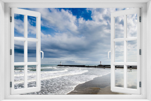 Fototapeta Naklejka Na Ścianę Okno 3D - Leuchttürme und Gewitterwolken am Meer bei Grau d'Agde