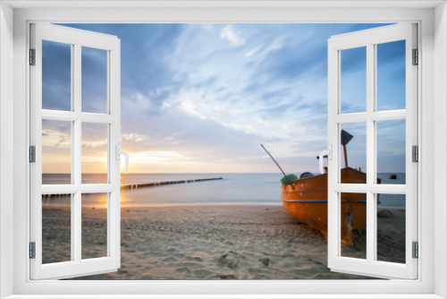 Fototapeta Naklejka Na Ścianę Okno 3D - sunset over the sea beach 
