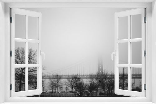 Fototapeta Naklejka Na Ścianę Okno 3D - Ben Franklin Bridge in Fog