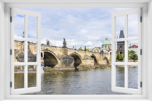 Fototapeta Naklejka Na Ścianę Okno 3D - View of Charles Bridge (Karluv most, 1357). Prague, Czech Rep.