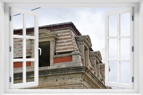 Fototapeta Naklejka Na Ścianę Okno 3D - edificio en ruinas