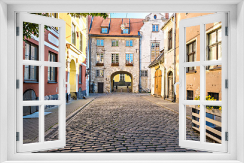 Fototapeta Naklejka Na Ścianę Okno 3D - Medieval street in old city of Riga, Latvia