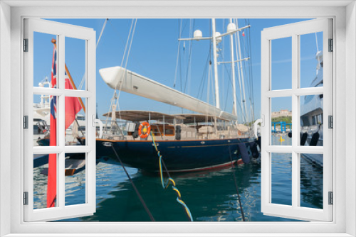 Fototapeta Naklejka Na Ścianę Okno 3D - French Riviera luxury boats in  marina