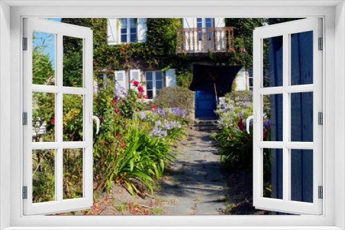 Fototapeta Naklejka Na Ścianę Okno 3D - Maison bretonne fleurie.