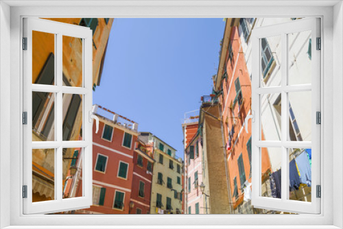 Fototapeta Naklejka Na Ścianę Okno 3D - Cinque Terre  - tipical  colorful buildings in Vernazza
