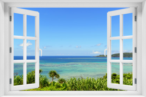 Fototapeta Naklejka Na Ścianę Okno 3D - 沖縄の青い海と爽やかな空