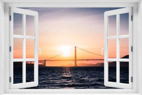 Fototapeta Naklejka Na Ścianę Okno 3D - Sunset over Golden Gate bridge