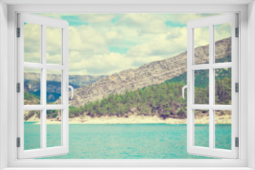 Fototapeta Naklejka Na Ścianę Okno 3D - Wooded Shore