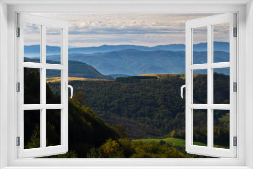 Fototapeta Naklejka Na Ścianę Okno 3D - Viewpoint on a landscape of mount Bobija with hills and forests