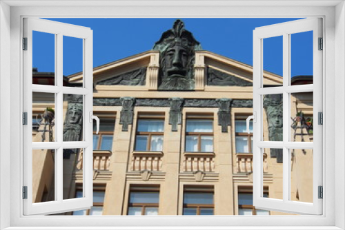 Fototapeta Naklejka Na Ścianę Okno 3D - Faun-Kopf im Giebel eines Jugendstil-Hauses, Berlin