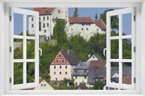 Fototapeta Naklejka Na Ścianę Okno 3D - Burg Gößweinstein über den Häusern