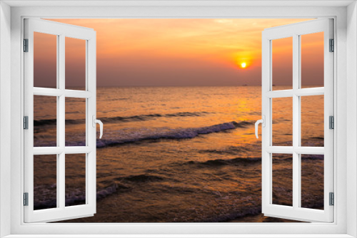 Fototapeta Naklejka Na Ścianę Okno 3D - Sunset over the sea.
