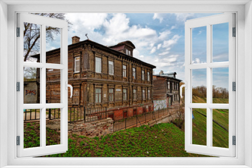 Fototapeta Naklejka Na Ścianę Okno 3D - View of old wood house in Nizhny Novgorod