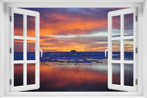 Fototapeta Naklejka Na Ścianę Okno 3D - Sunset in Antarctica