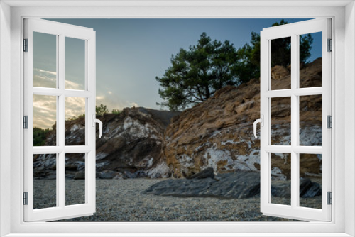 Fototapeta Naklejka Na Ścianę Okno 3D - Metalia beach rocks