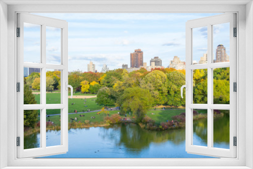 Fototapeta Naklejka Na Ścianę Okno 3D - Oval lawn in Central park