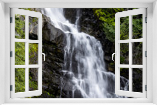 Fototapeta Naklejka Na Ścianę Okno 3D - Waterfalls in EC Manning Park, British Columbia